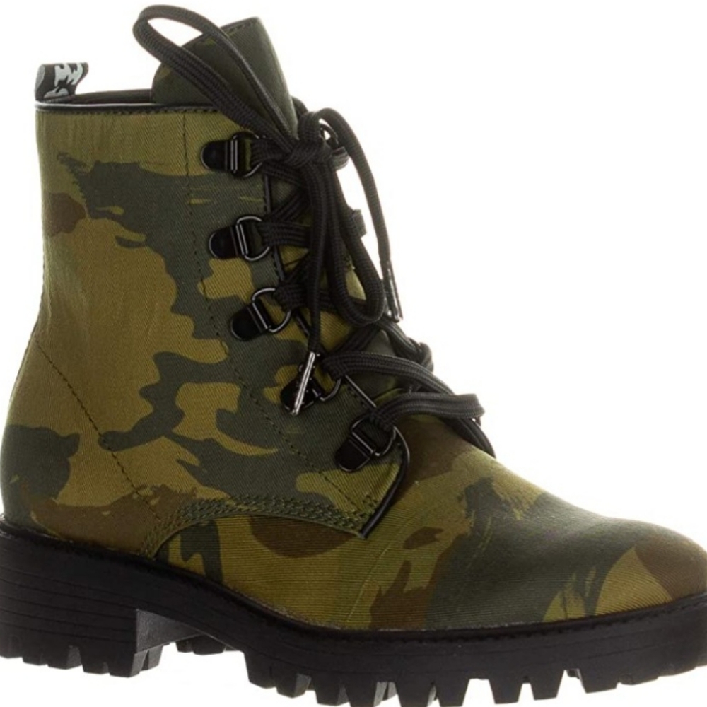 NEW!! Kendall & Kylie combat boots